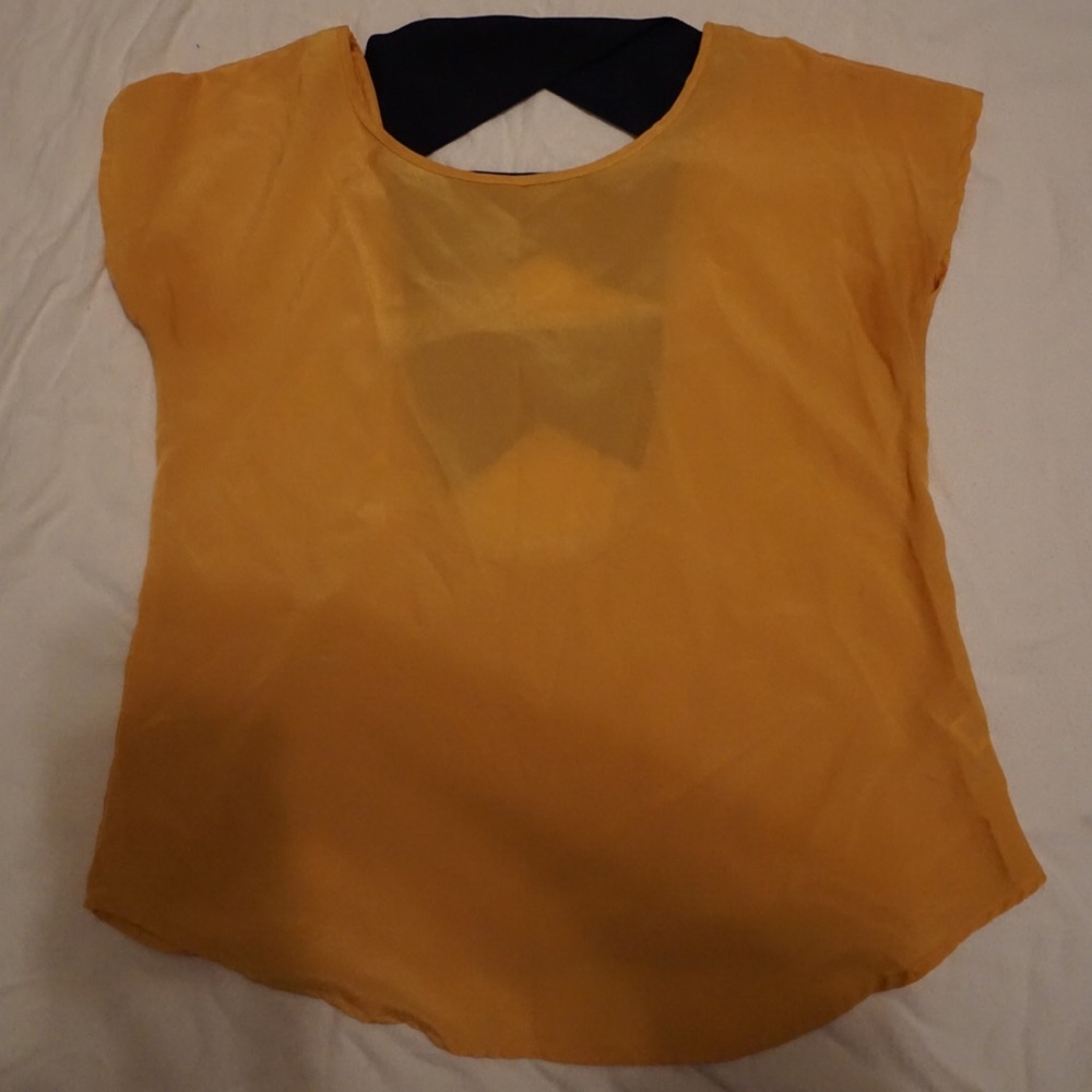 super cute semi-backless blouse